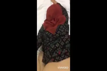 Asisten Jilbab Cantik Ketahuan Di Kantor Rekaman Sudah Tersebar