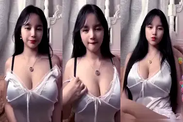 Bokep Hijab Kienzy TikTok Toket Gede Naik Turun Hot