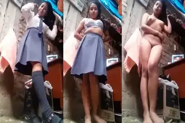 Cewek Cantik Patuh Disuruh Bugil Depan Pacar